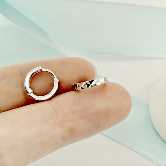 Silver Diamond Cut Hoops Earrings/Cartilage Hoops- 10mm Silver SH037 - Picture 7 of 8